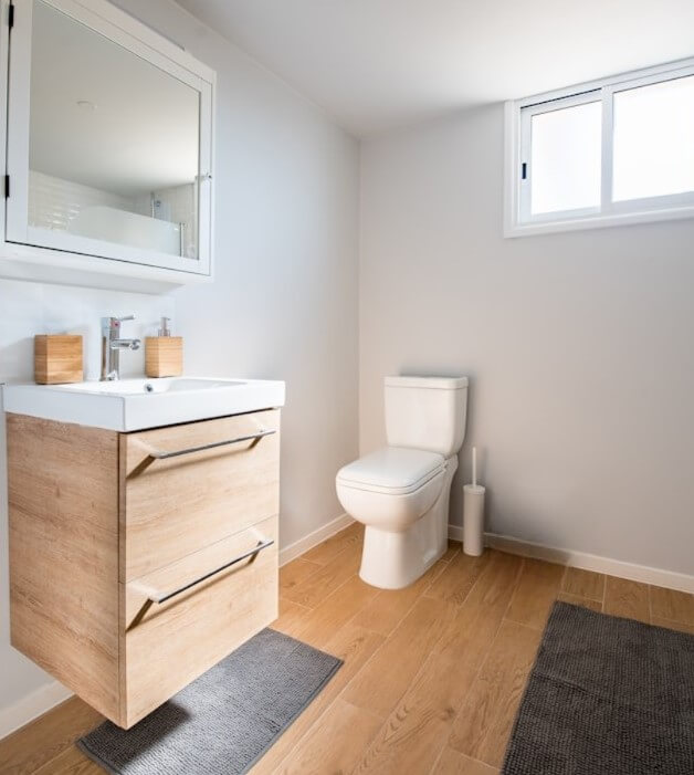 váter en cuarto de baño moderno