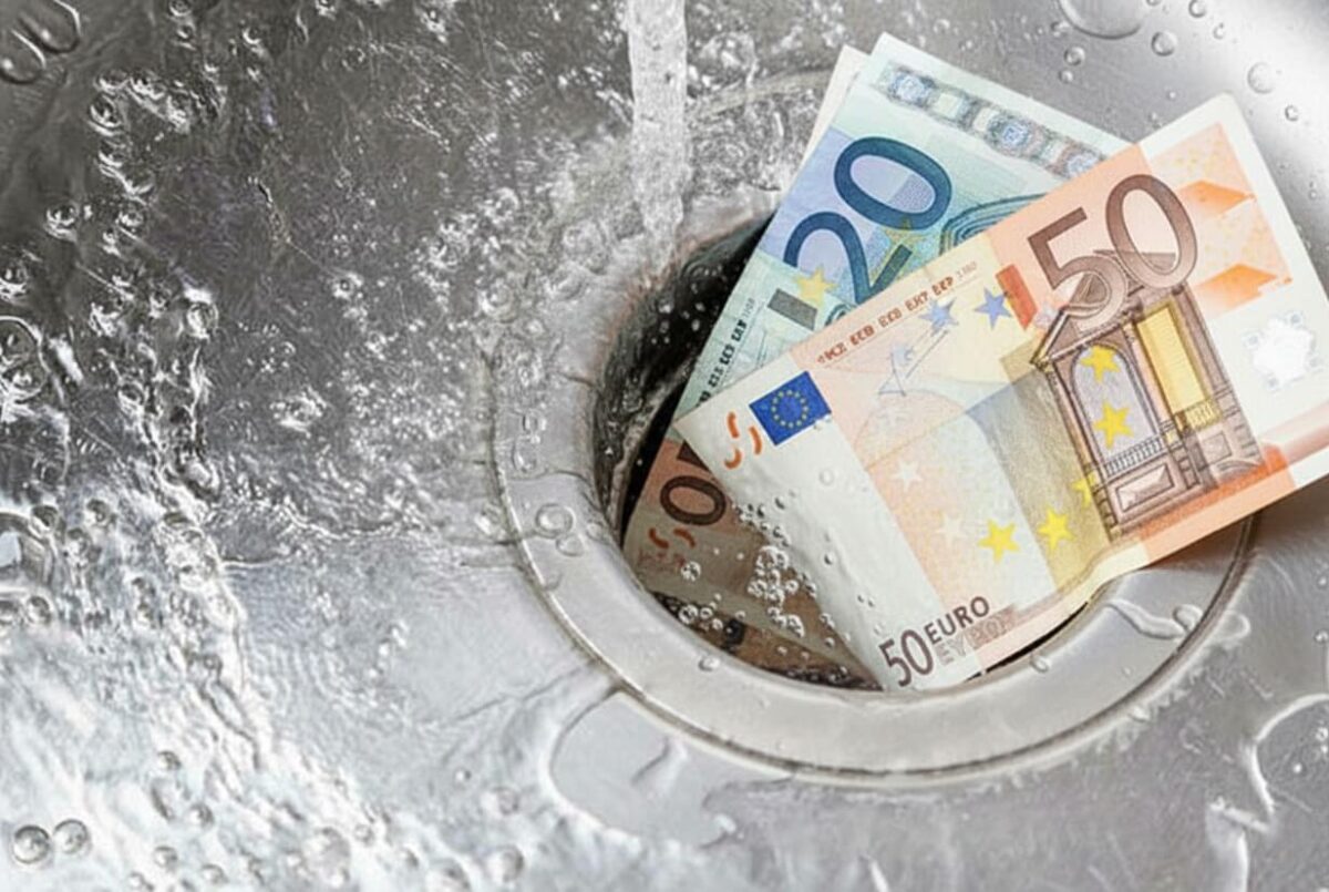 el malgasto de agua supone una pérdida de dinero